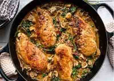 KYLLING SPINAT /145,-   kylling biter med spinat løk ingefær smør.